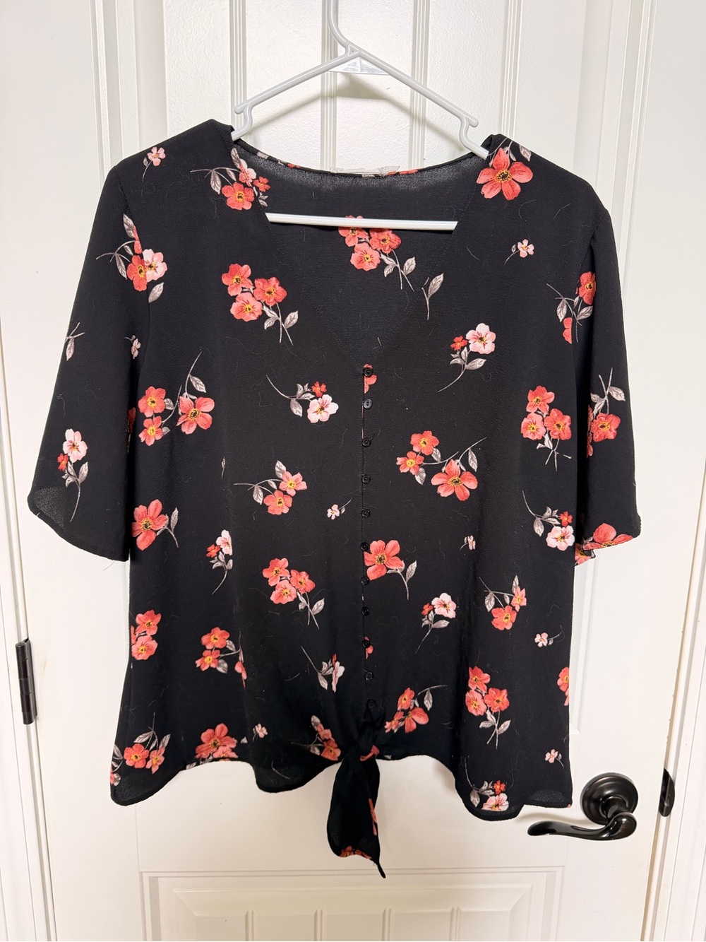 Torrid Women’s Black Floral Tie-Front Top